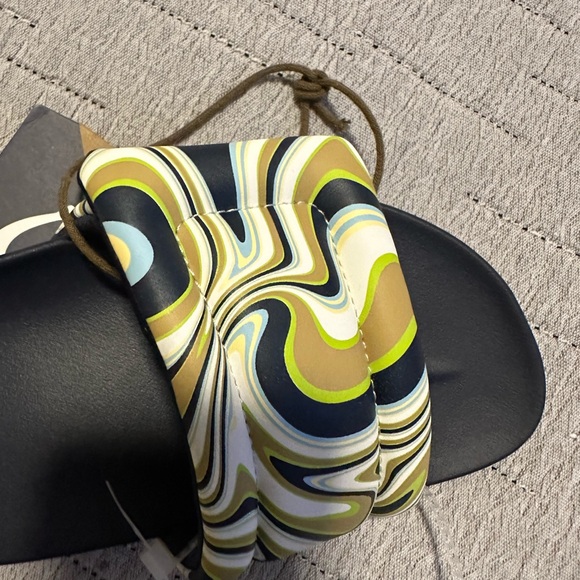 Olukai Sunbeam Slide in Deepest Depths Swirl Size 7 - Picture 2 of 4